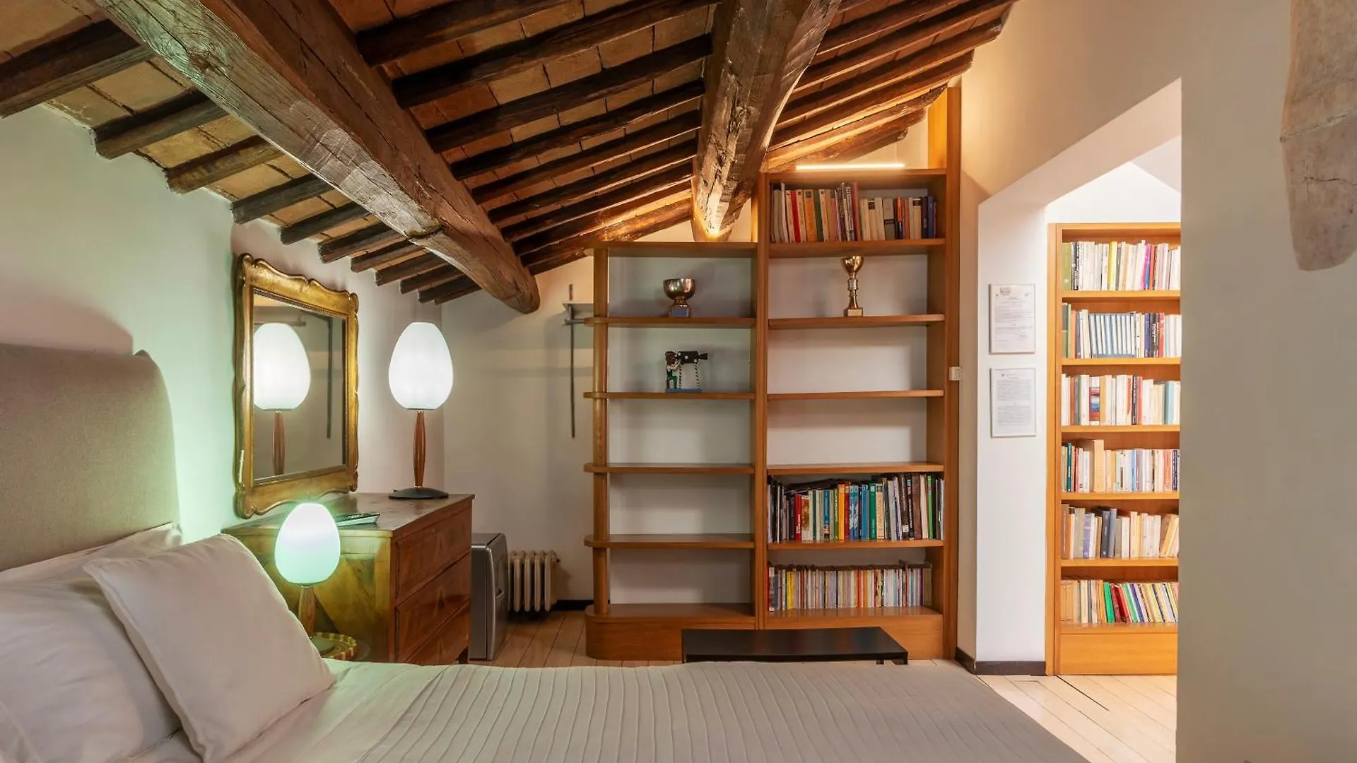 White Room With Bathroom And Shared Terrace Rome