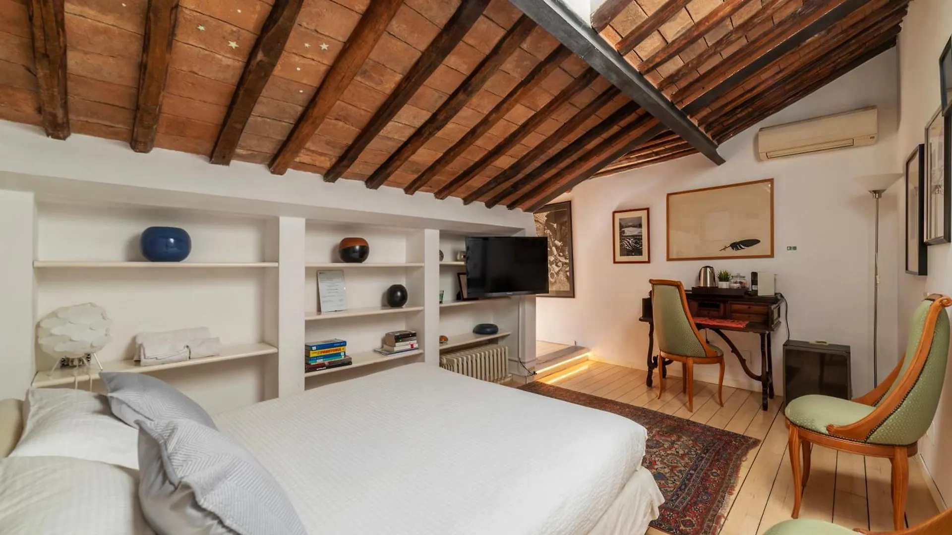 Homestay White Room With Bathroom And Shared Terrace Rome