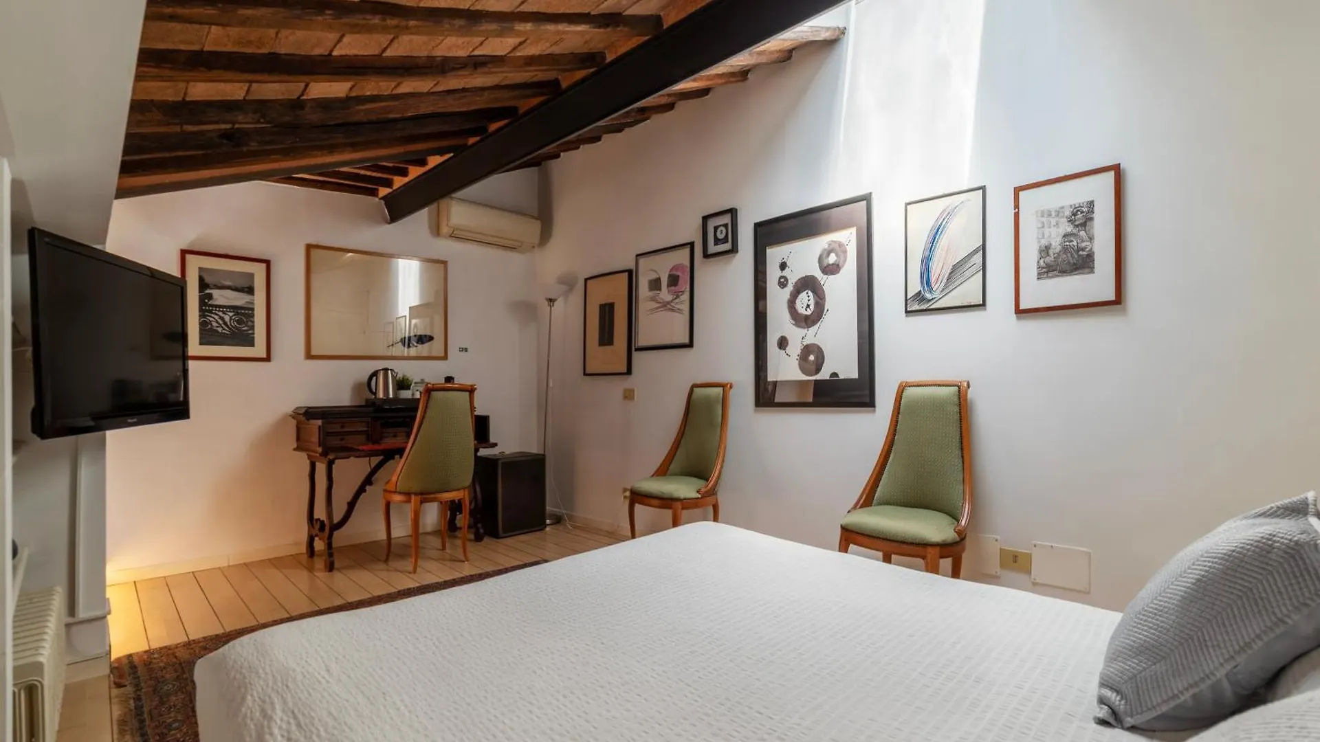 White Room With Bathroom And Shared Terrace Rome Homestay