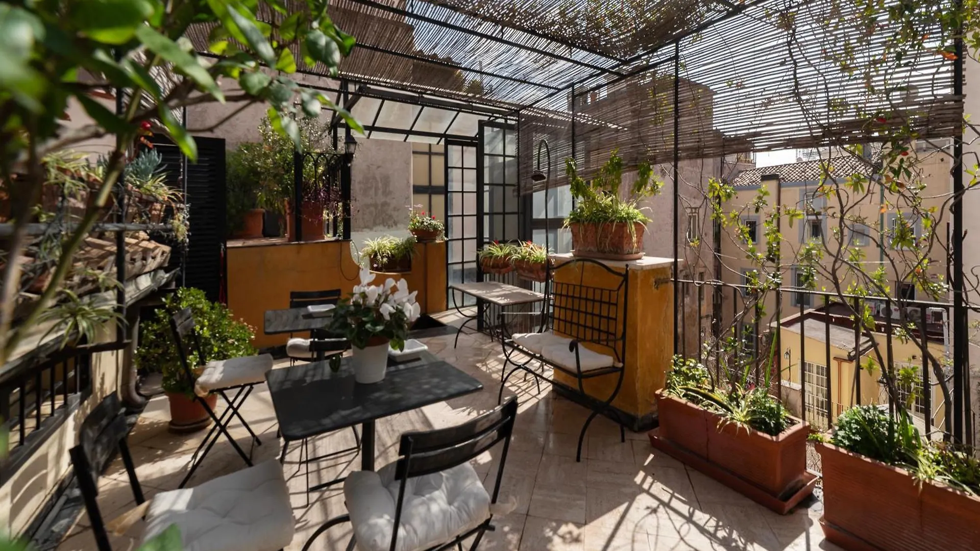 White Room With Bathroom And Shared Terrace Rome