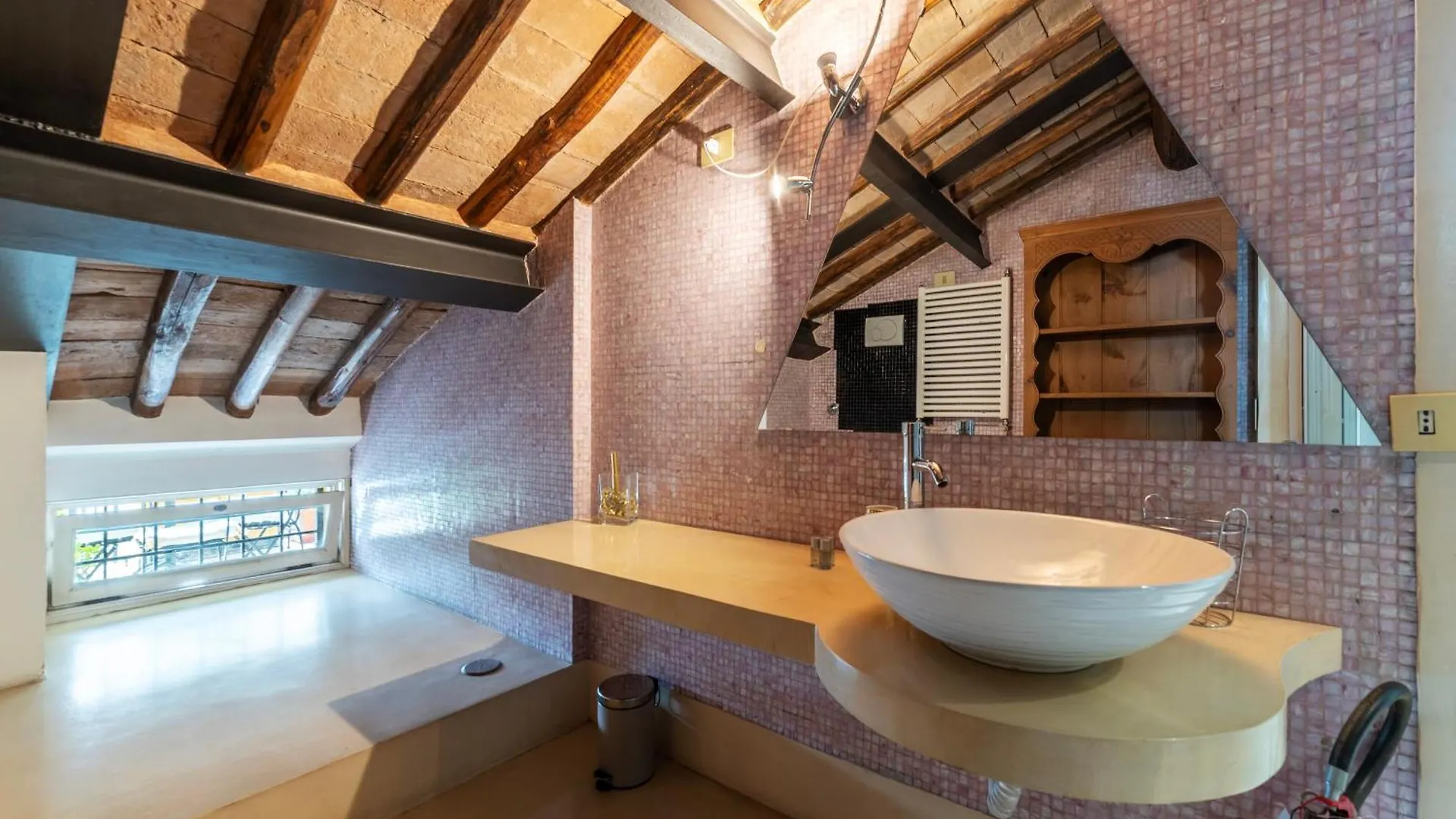 White Room With Bathroom And Shared Terrace Rome 0*,