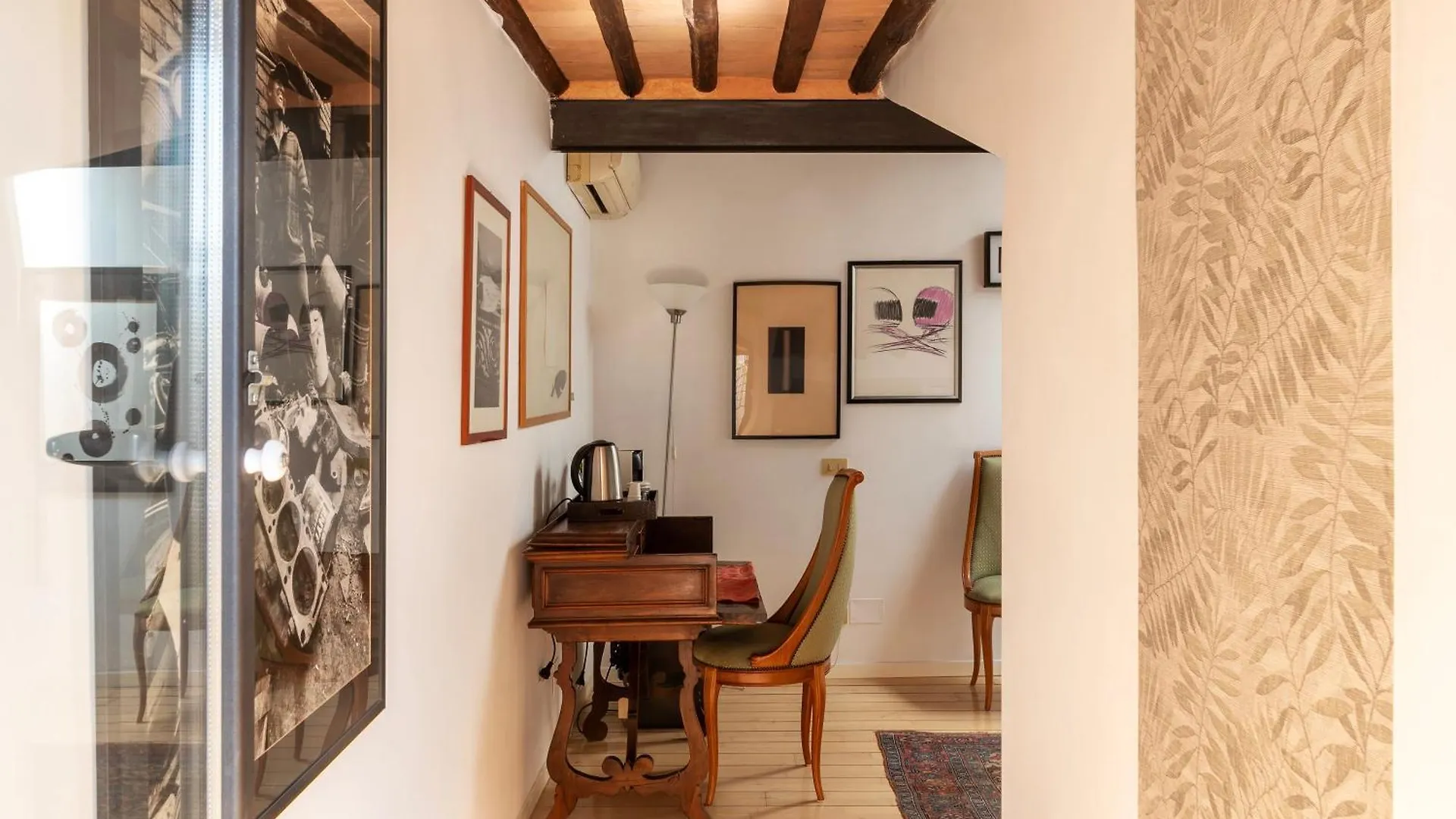 White Room With Bathroom And Shared Terrace Rome