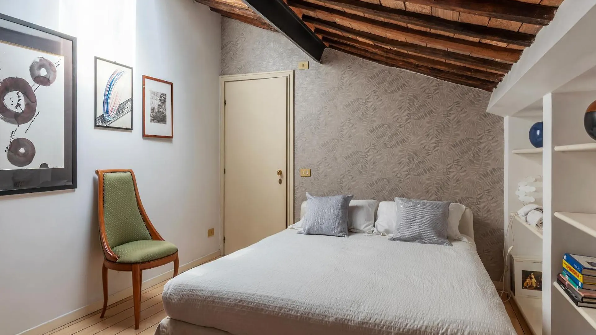 White Room With Bathroom And Shared Terrace Rome Homestay